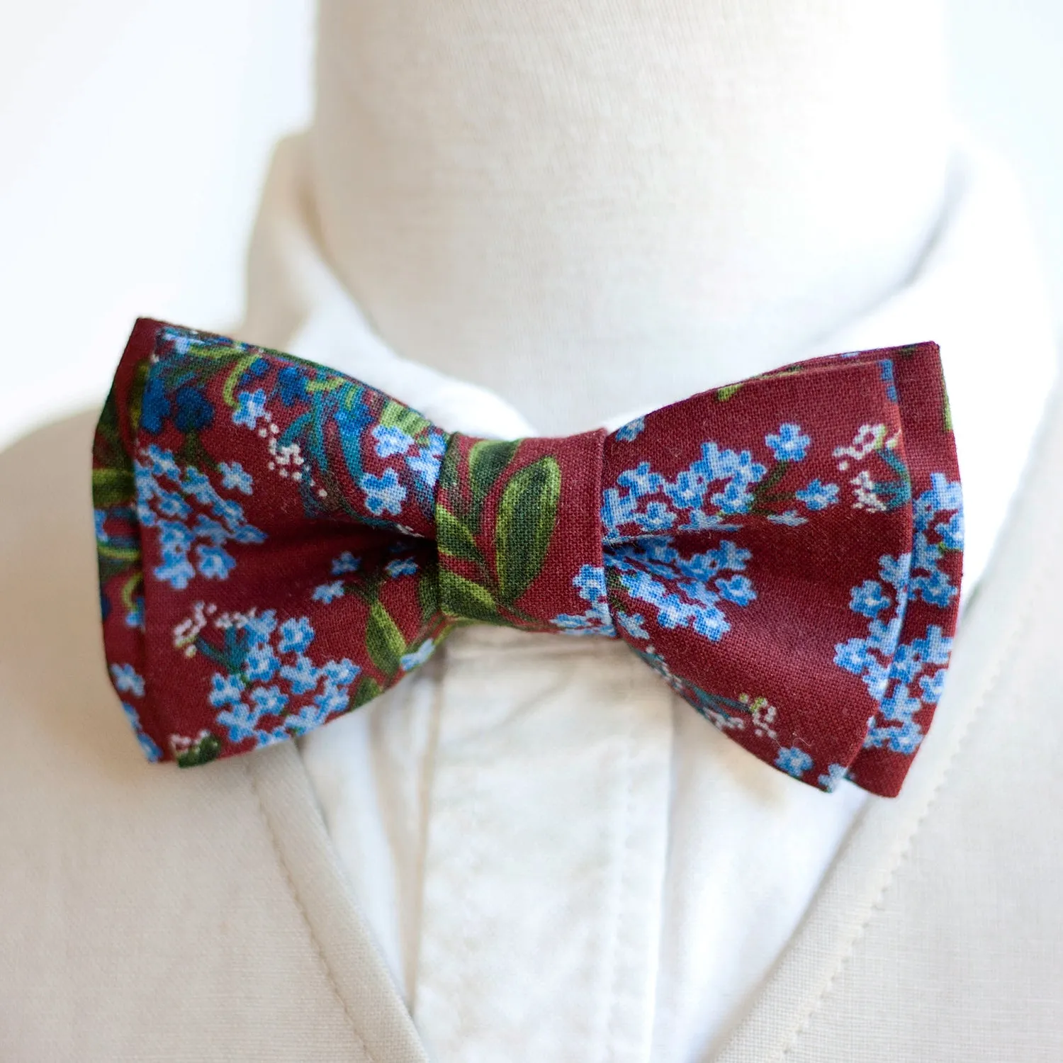 Boy's Bow Tie / Cornflower In Burgundy