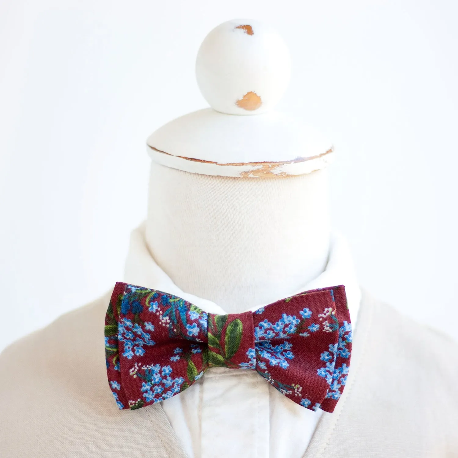 Boy's Bow Tie / Cornflower In Burgundy