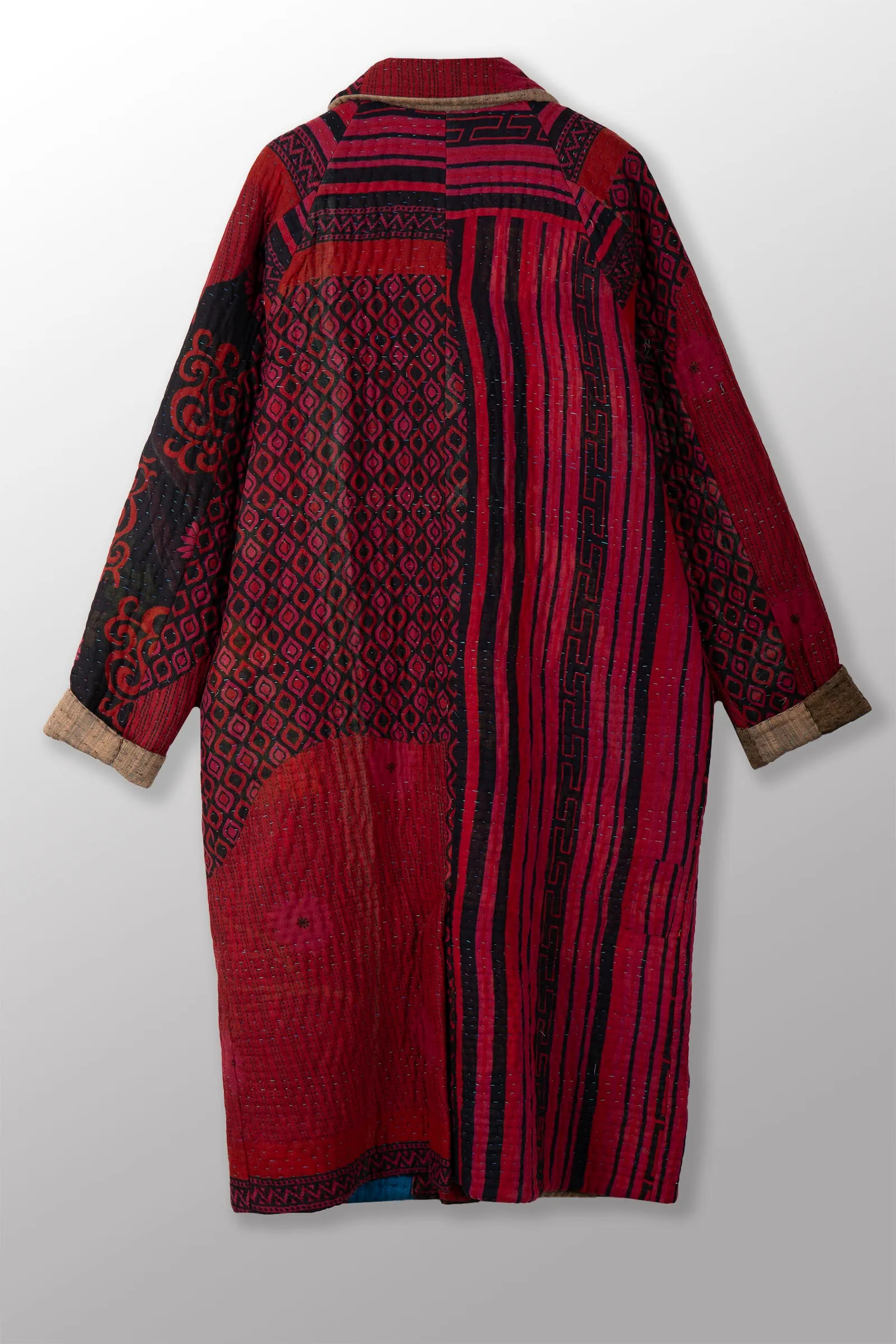 QUILTED OVER DYE COTTON KANTHA RAGLAN SLEEVE COAT - oq5337-cred003m -